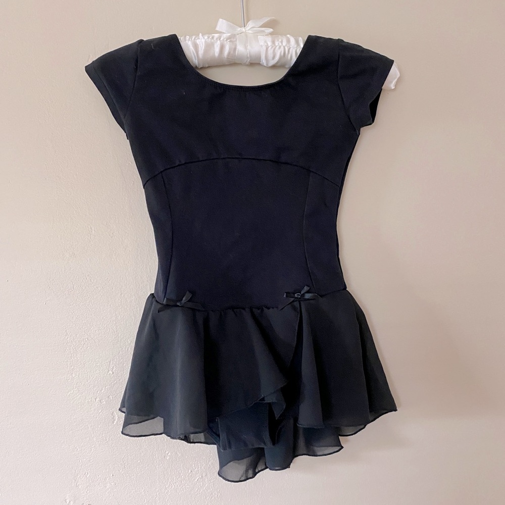 Child’s dance costume. Leotard, tutu, one piece with ruffle. Size 6.